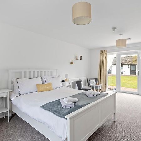 Number 5 - Lytton Tree Lodge, Reydon, Southwold Екстериор снимка
