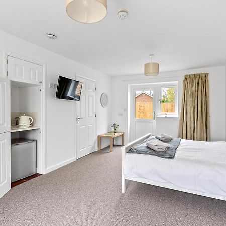 Number 5 - Lytton Tree Lodge, Reydon, Southwold Екстериор снимка