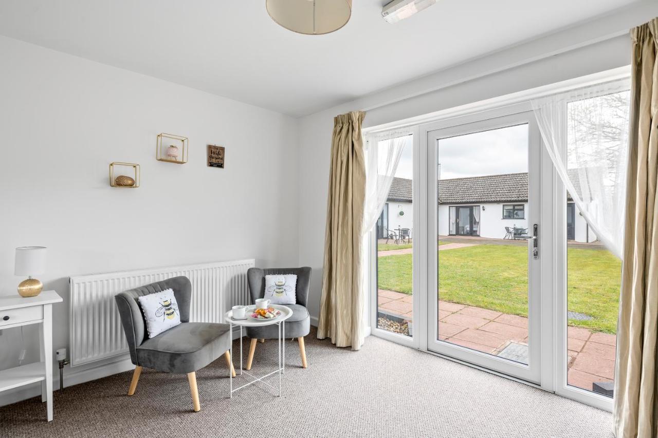 Number 5 - Lytton Tree Lodge, Reydon, Southwold Екстериор снимка
